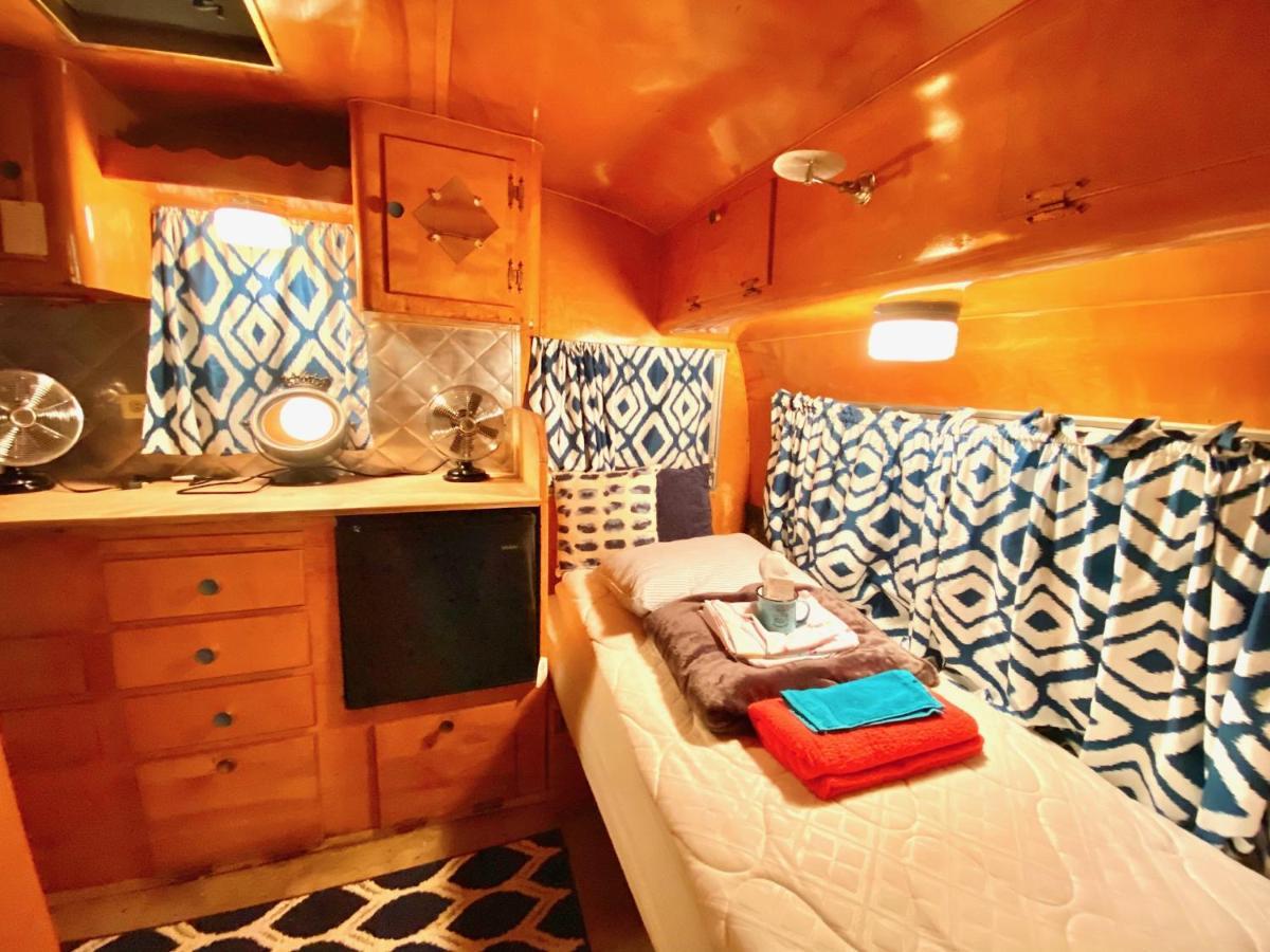 Lone Star Glamp Inn Warrenton Exteriér fotografie