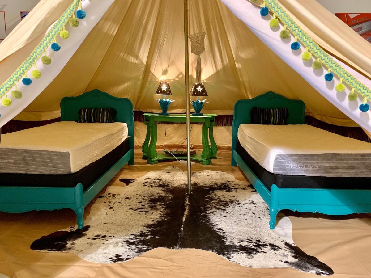 Lone Star Glamp Inn Warrenton Exteriér fotografie