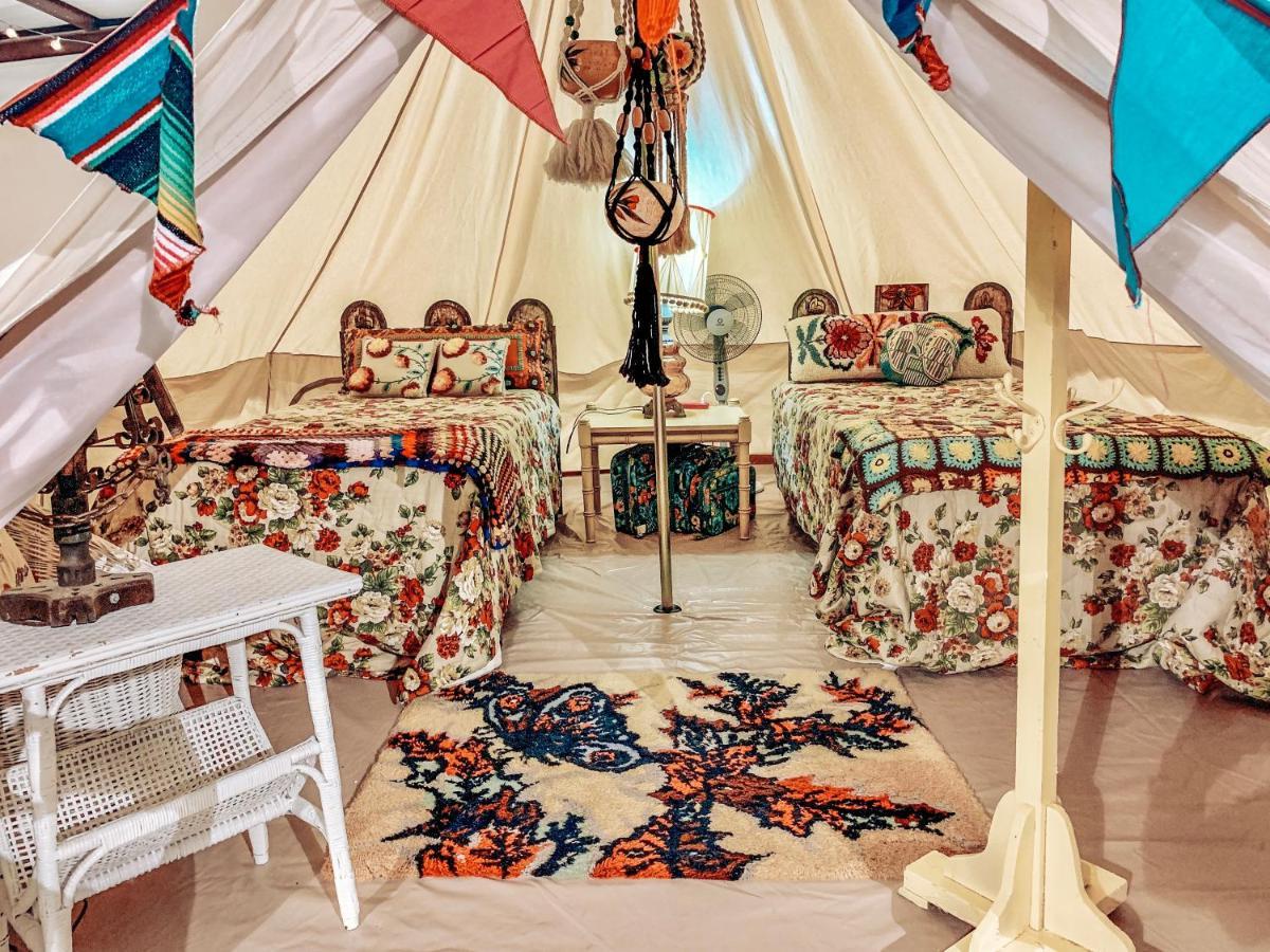 Lone Star Glamp Inn Warrenton Exteriér fotografie