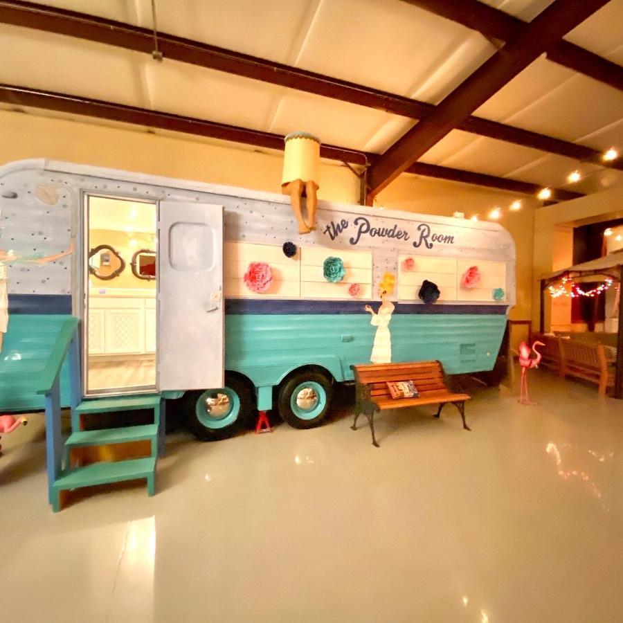 Lone Star Glamp Inn Warrenton Exteriér fotografie